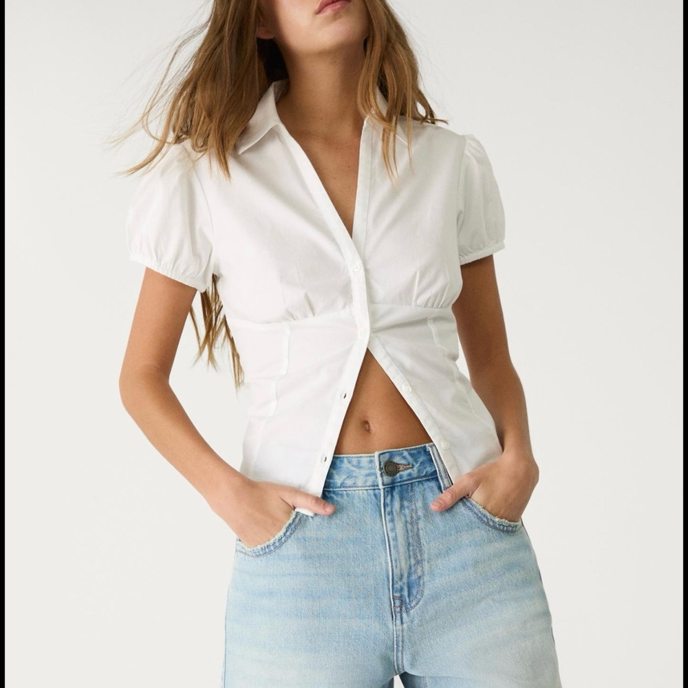 Banana Republic White Fitted Cap Sleeve Crop Shirt